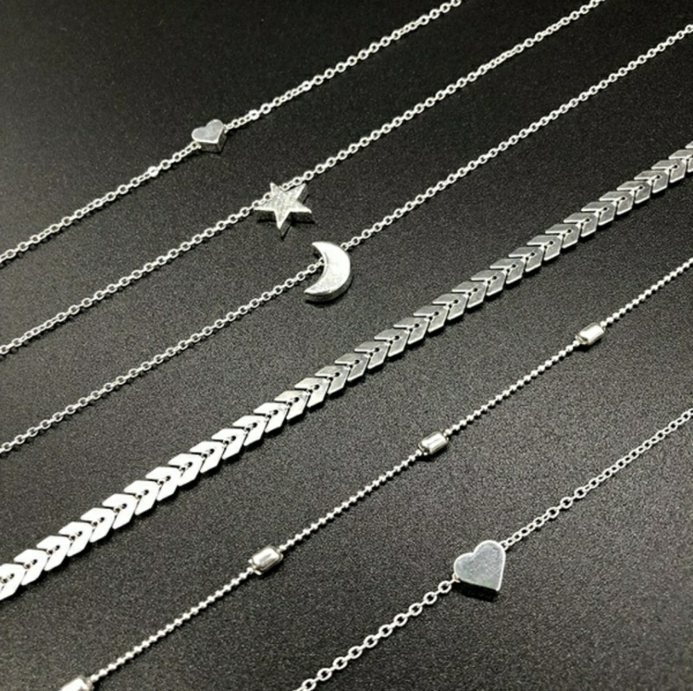 Simple Silver Moon Necklace - Picture 4 of 6